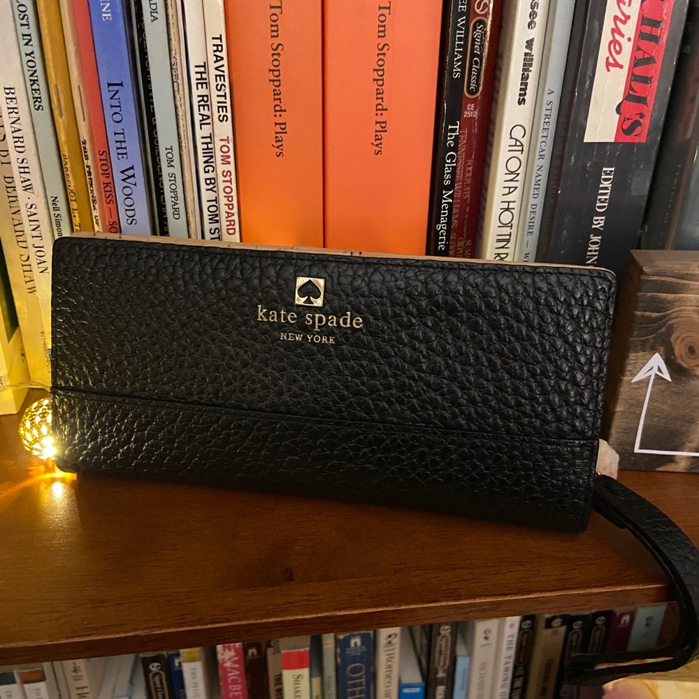 Auth Kate Spade Zippered Wallet